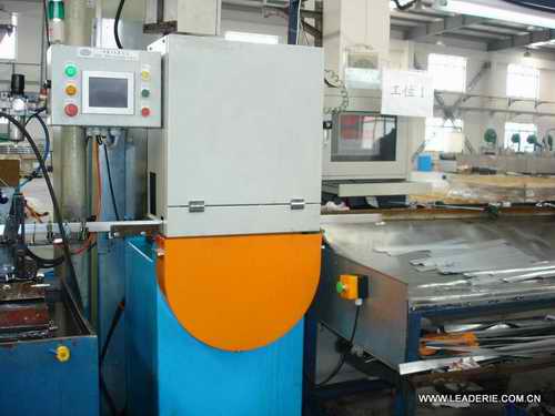 FCW400�X���Д��C1.jpg